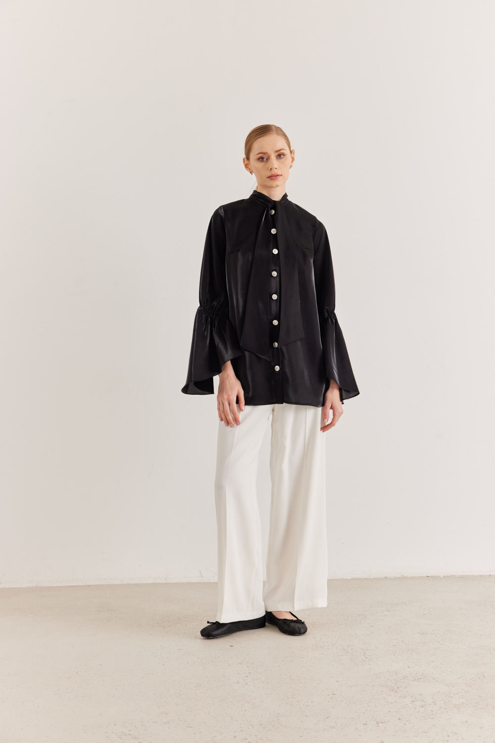 Fular Detaylı Parlak Bluz Siyah - 