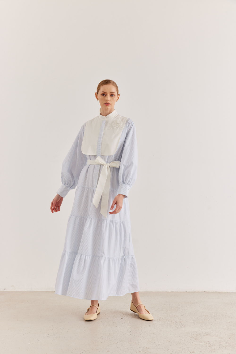 Çiçek Detaylı Büzgülü Elbise - 