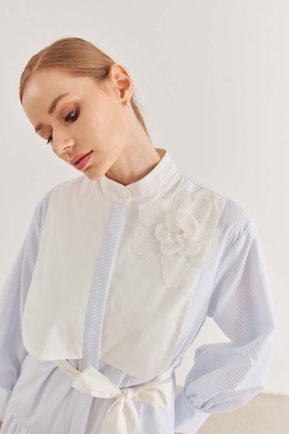 Çiçek Detaylı Büzgülü Elbise - 4