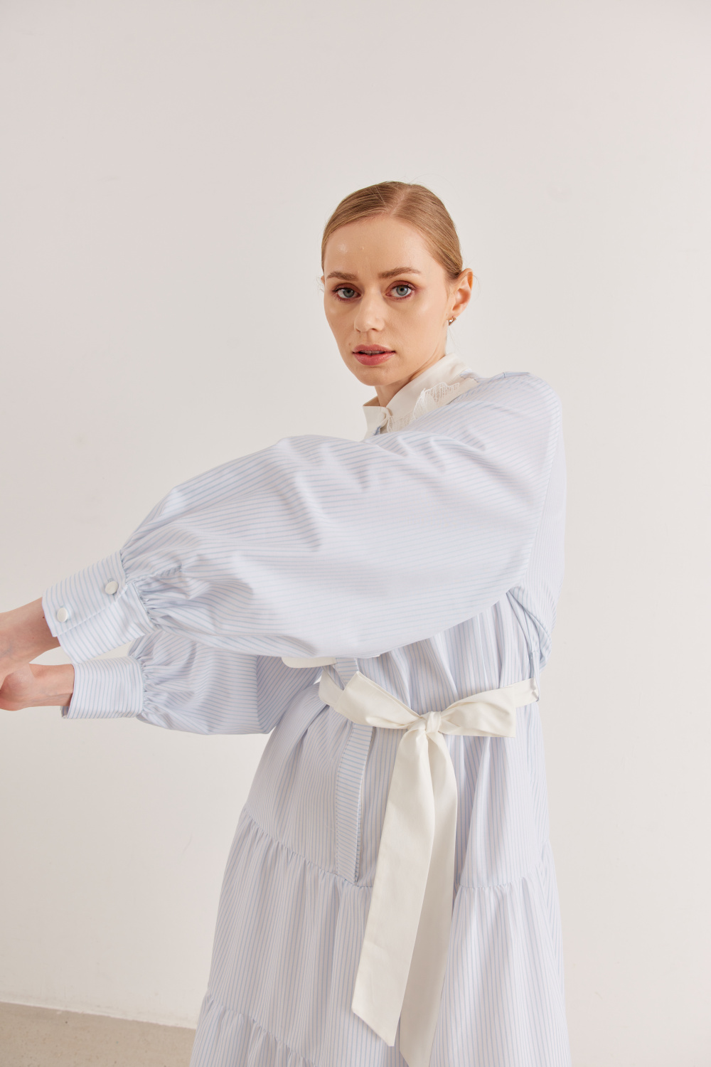 Çiçek Detaylı Büzgülü Elbise - 6